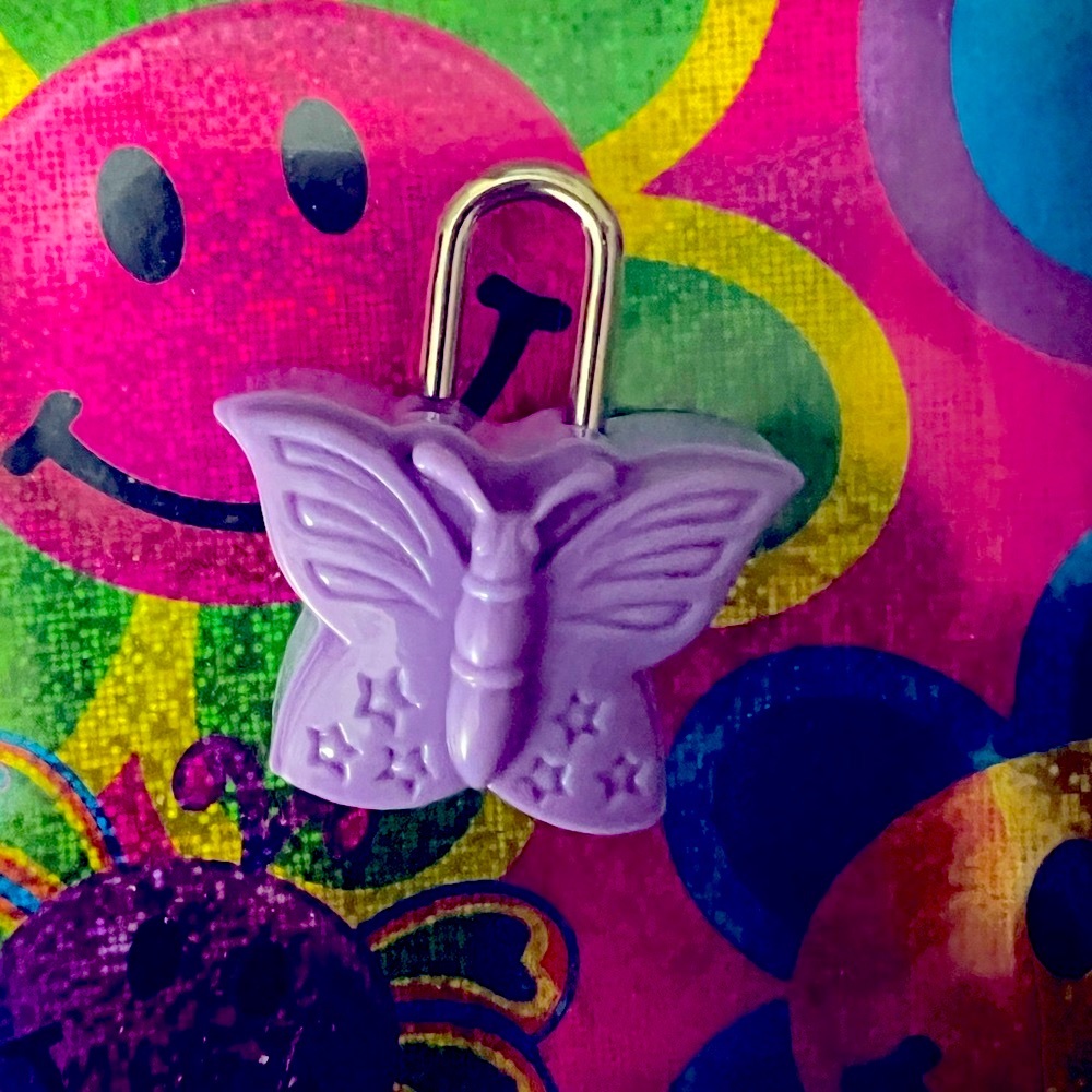 Lisa Frank Rainbow Chaser Diary lock